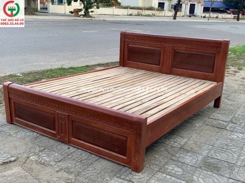 Giường gỗ thanh lý