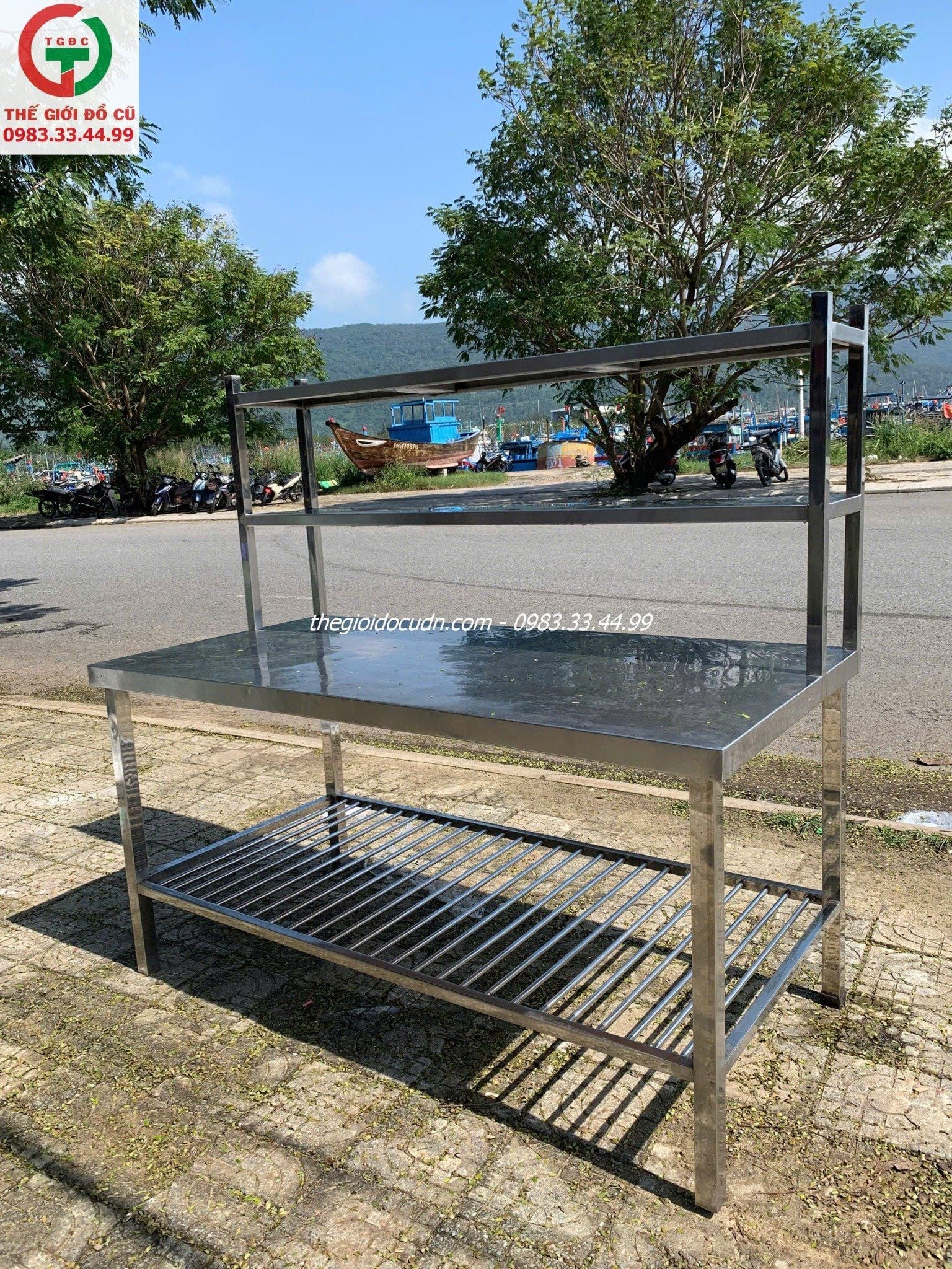 Bàn chế biến thanh lý