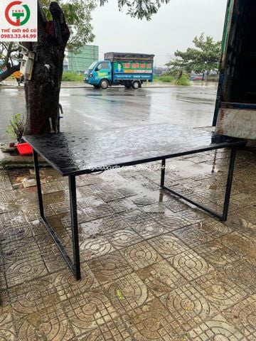 Bàn làm việc thanh lý