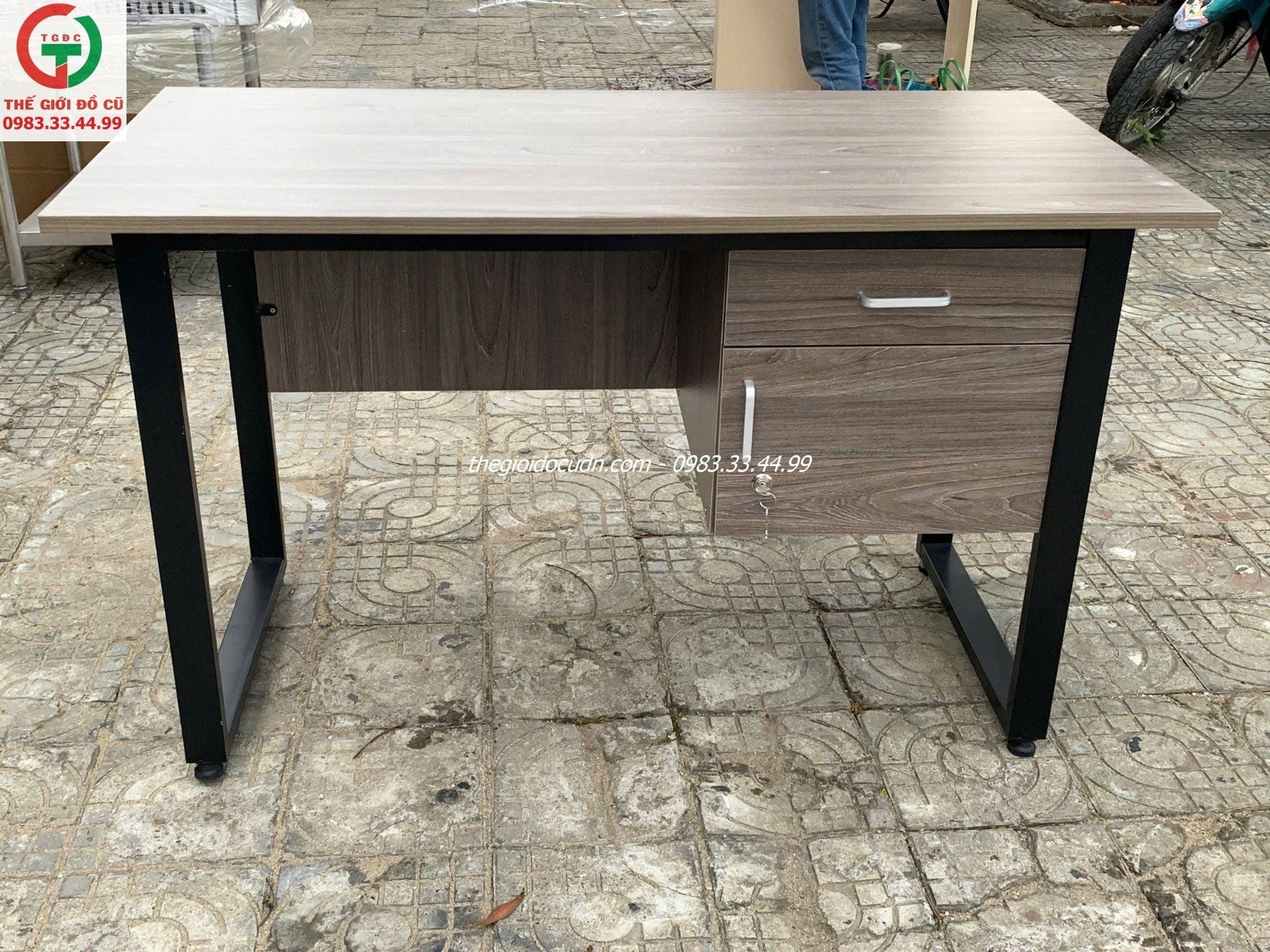 Bàn làm việc, học tập thanh lý