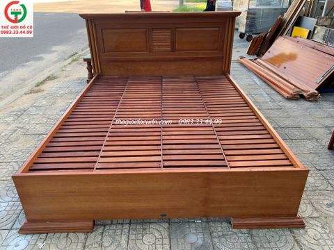 Giường gỗ thanh lý