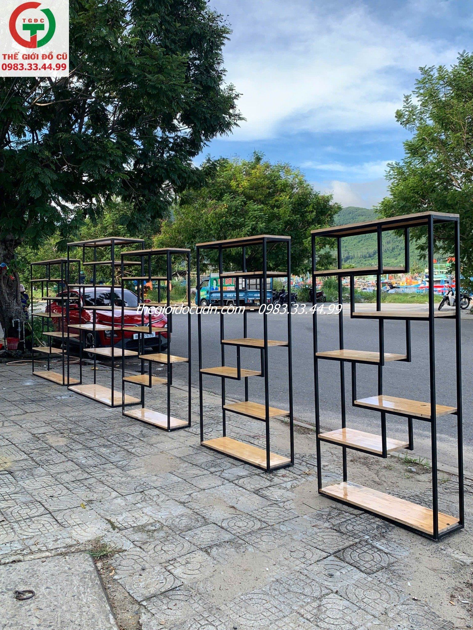 Kệ trưng bày thanh lý