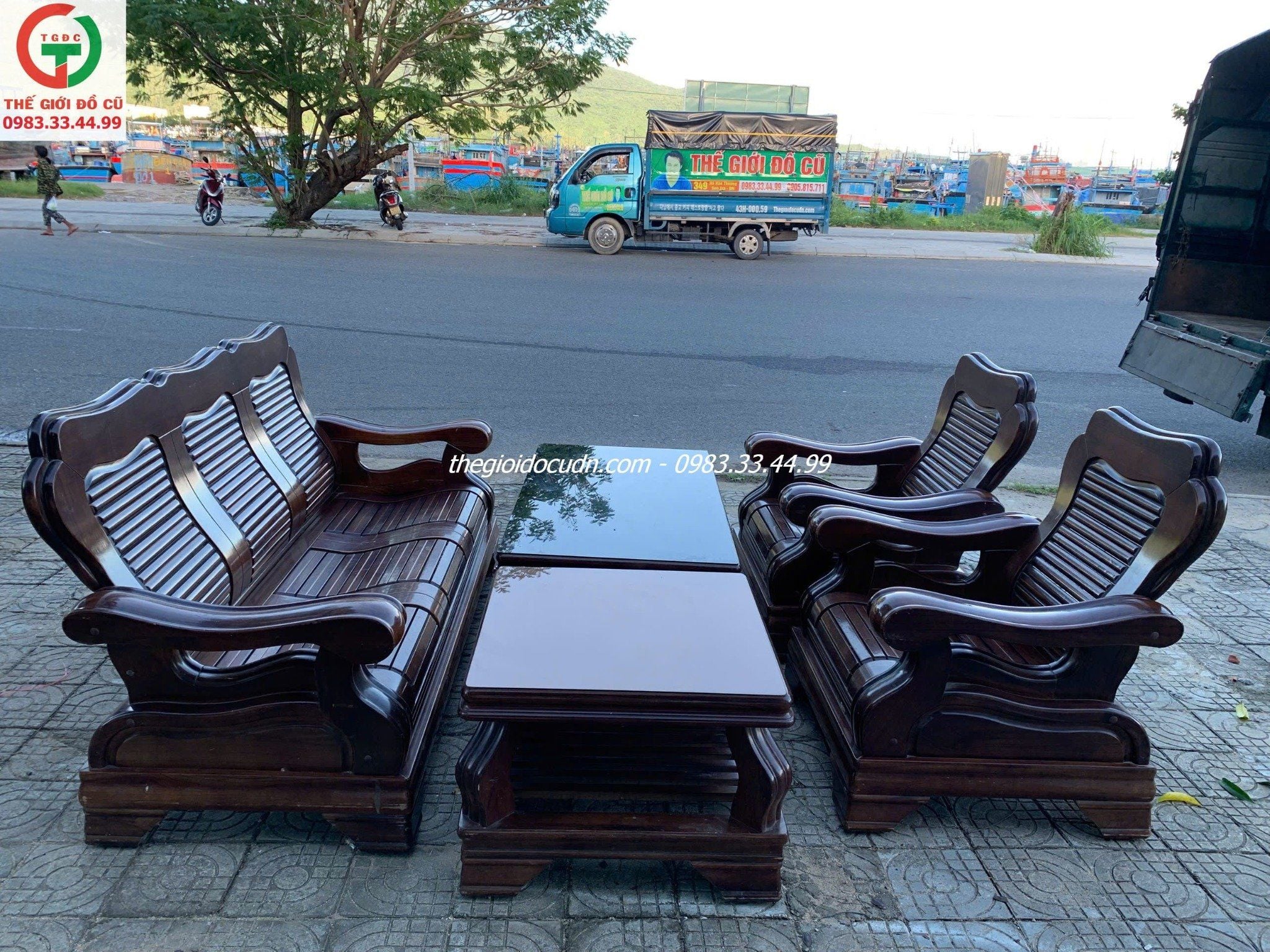 Salon gỗ thanh lý