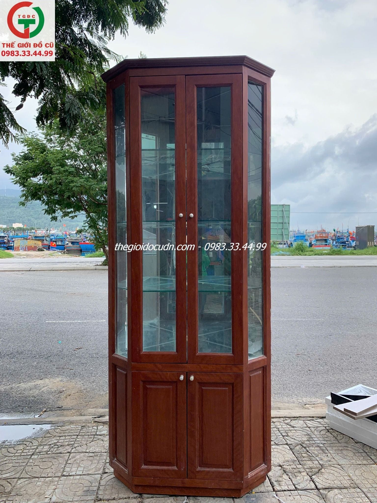 Tủ góc trưng bày thanh lý