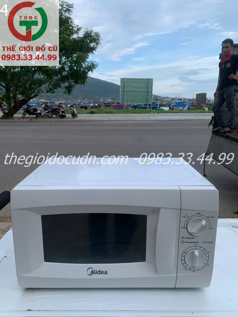 Lò vi sóng Midea