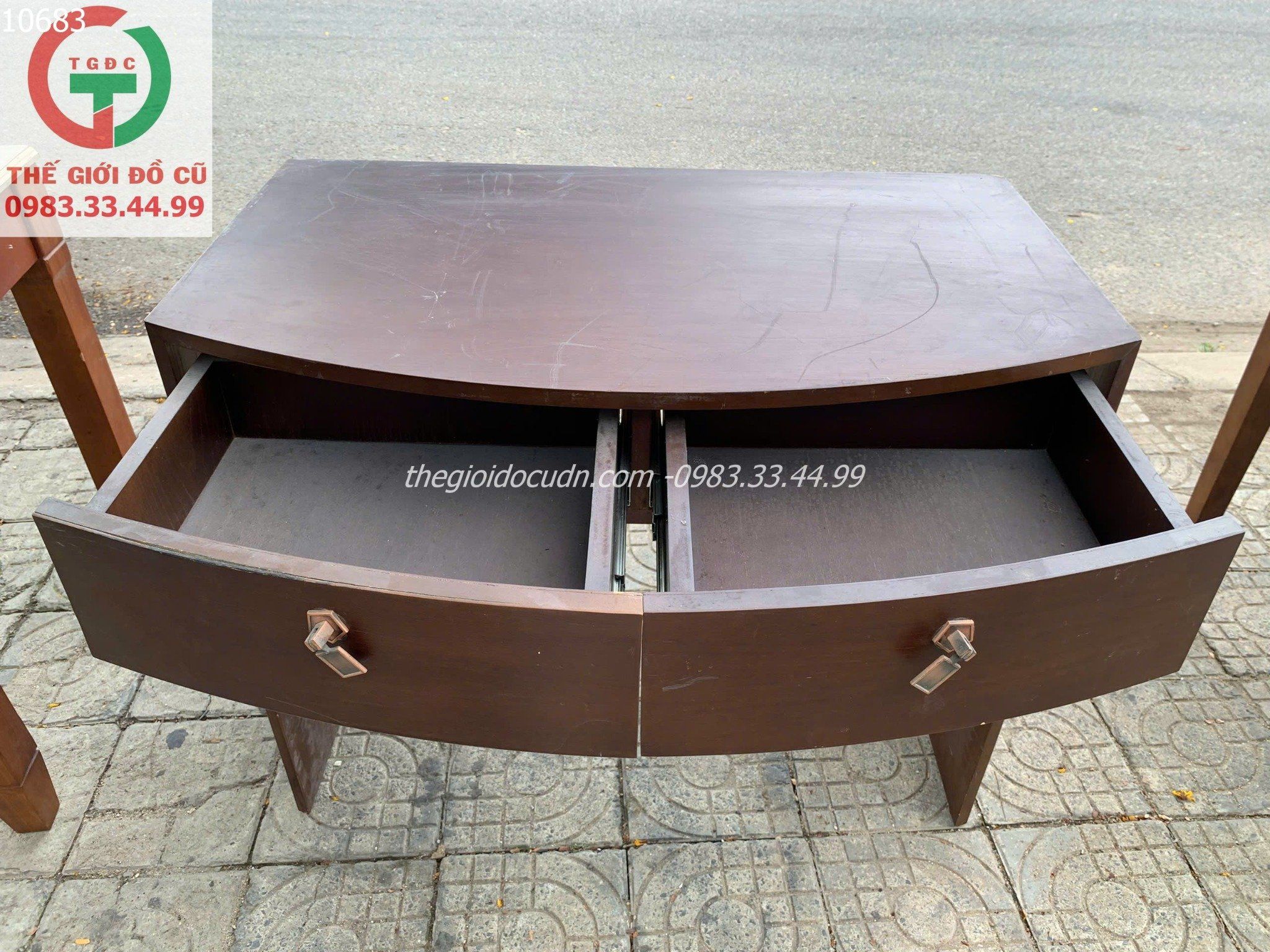 Bàn trang trí - trang điểm