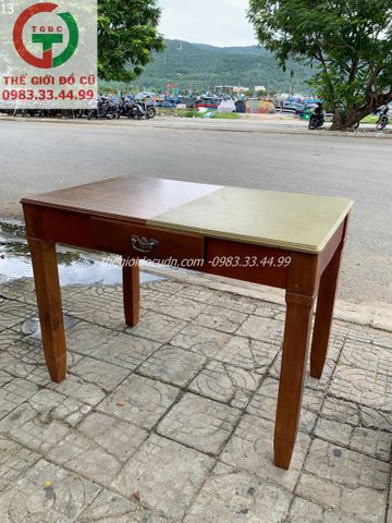 Bàn trang trí - trang điểm