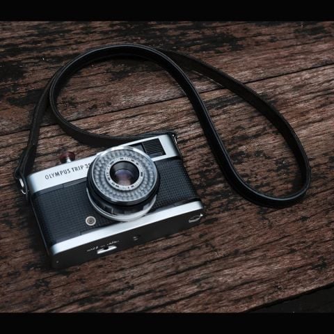  Dây đeo máy ảnh da thật Minimal Leather Strap - Màu đen - By Cammix - Dành cho máy Fuji, Nikon, Canon, Olymlus.... 