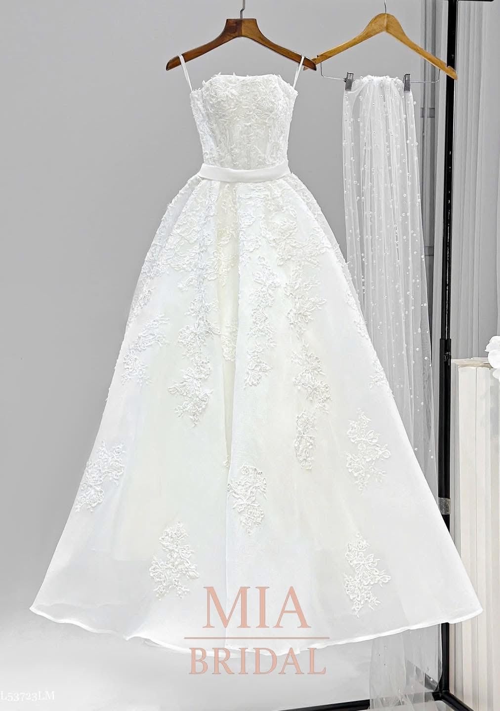 Đầm cưới thiết kế dể thương