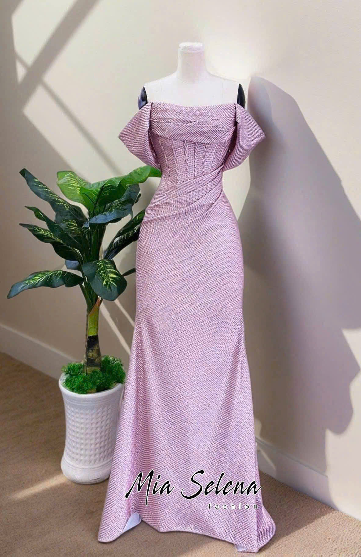 Đầm Hồng Thiết Kế