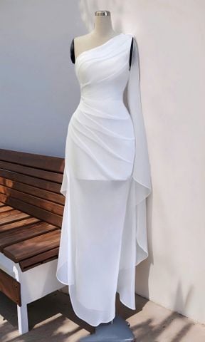 Đầm trắng thiết kế quyến rũ