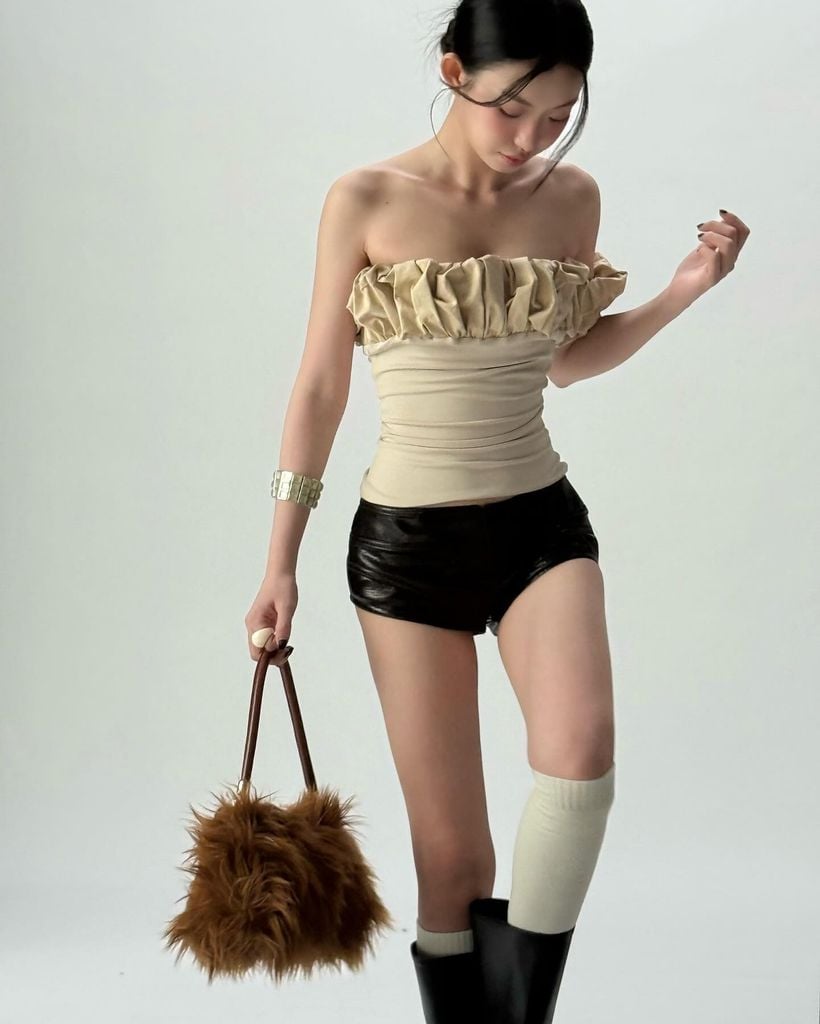  TSUN Layla Top Beige - Áo Ống Cúp Ngực Kiểu Viền Bèo Màu Be 