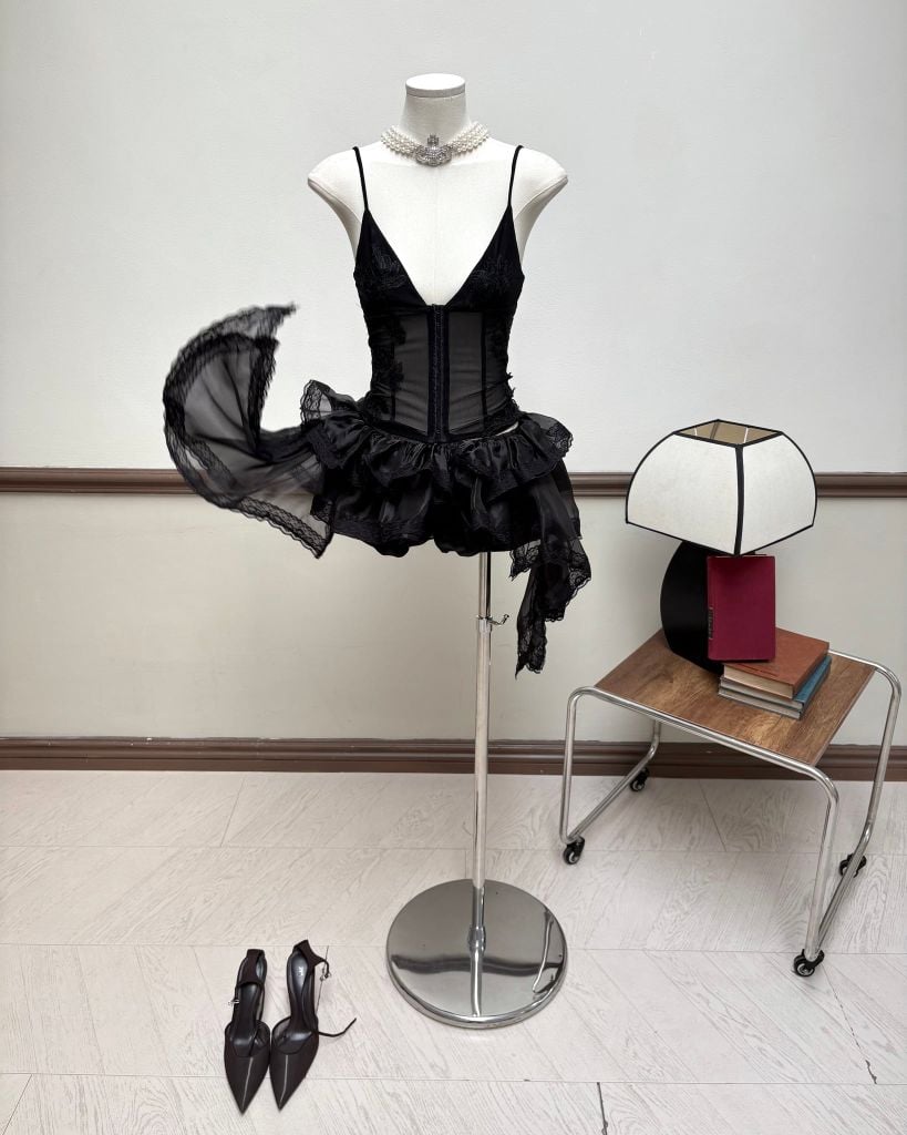  TSUN Eris Top - Áo Hai Dây Phối Ren 