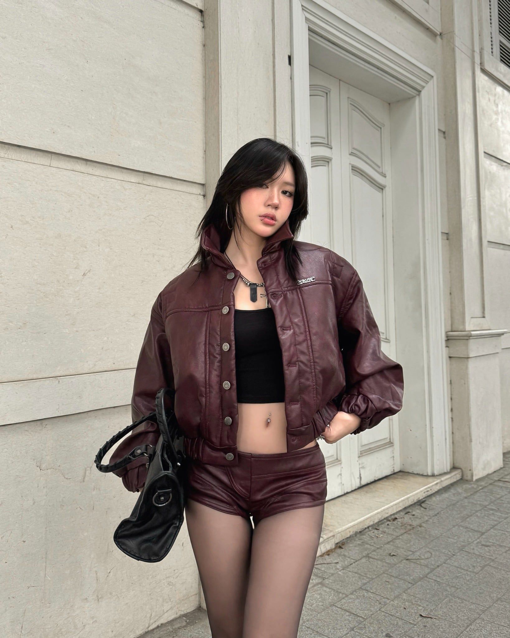  TSUN Lexon Leather Effect Shorts Wine Red - Quần Đùi Hiệu Ứng Da Lexon Đỏ Rượu 