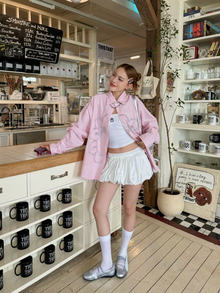  TSUN Sơ Mi Tay Dài Đính Đá Sọc Hồng - Woo Crystal Logo Shirt Stripes Pink 