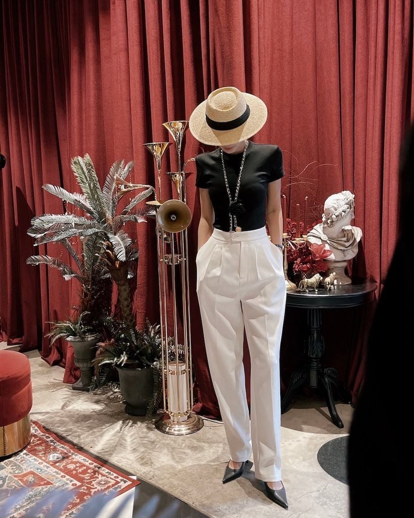  A93829 ÁO THUN ĐEN TAY NGẮN 