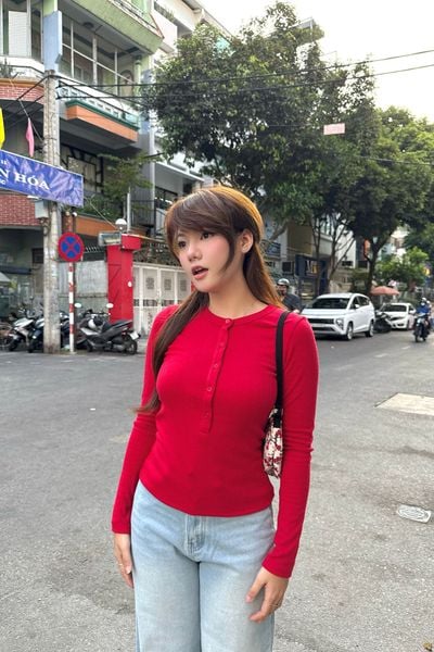  Áo tay dài cổ tròn gài nút - Đỏ - T1162 