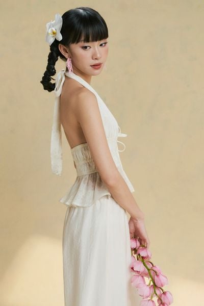  [PRE-ORDER] Áo kiểu hở lưng nhún eo - Trắng kem - T1181 