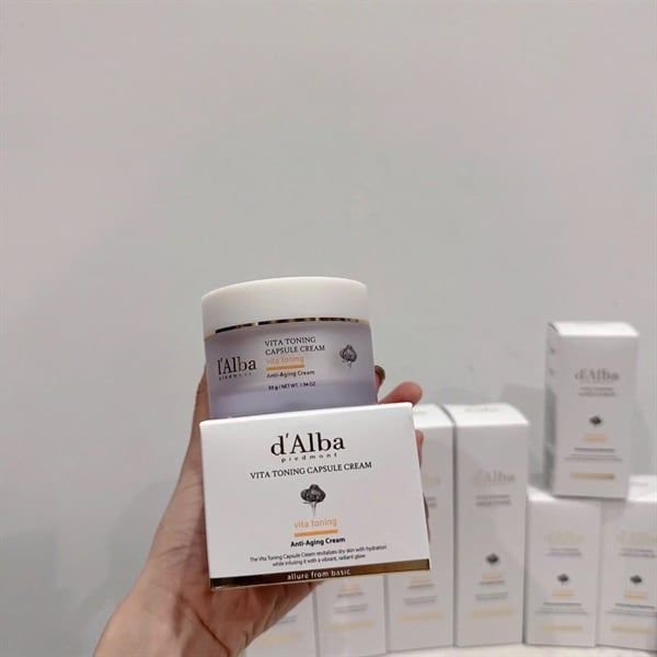  (Mẫu mới) Kem Dưỡng Ẩm, Trắng Da d'Alba Vita Toning Capsule Cream 55g 