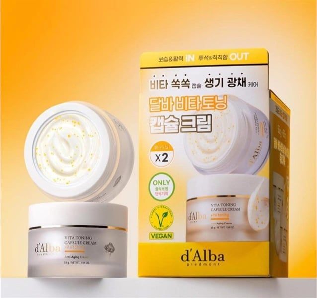  (Mẫu mới) Kem Dưỡng Ẩm, Trắng Da d'Alba Vita Toning Capsule Cream 