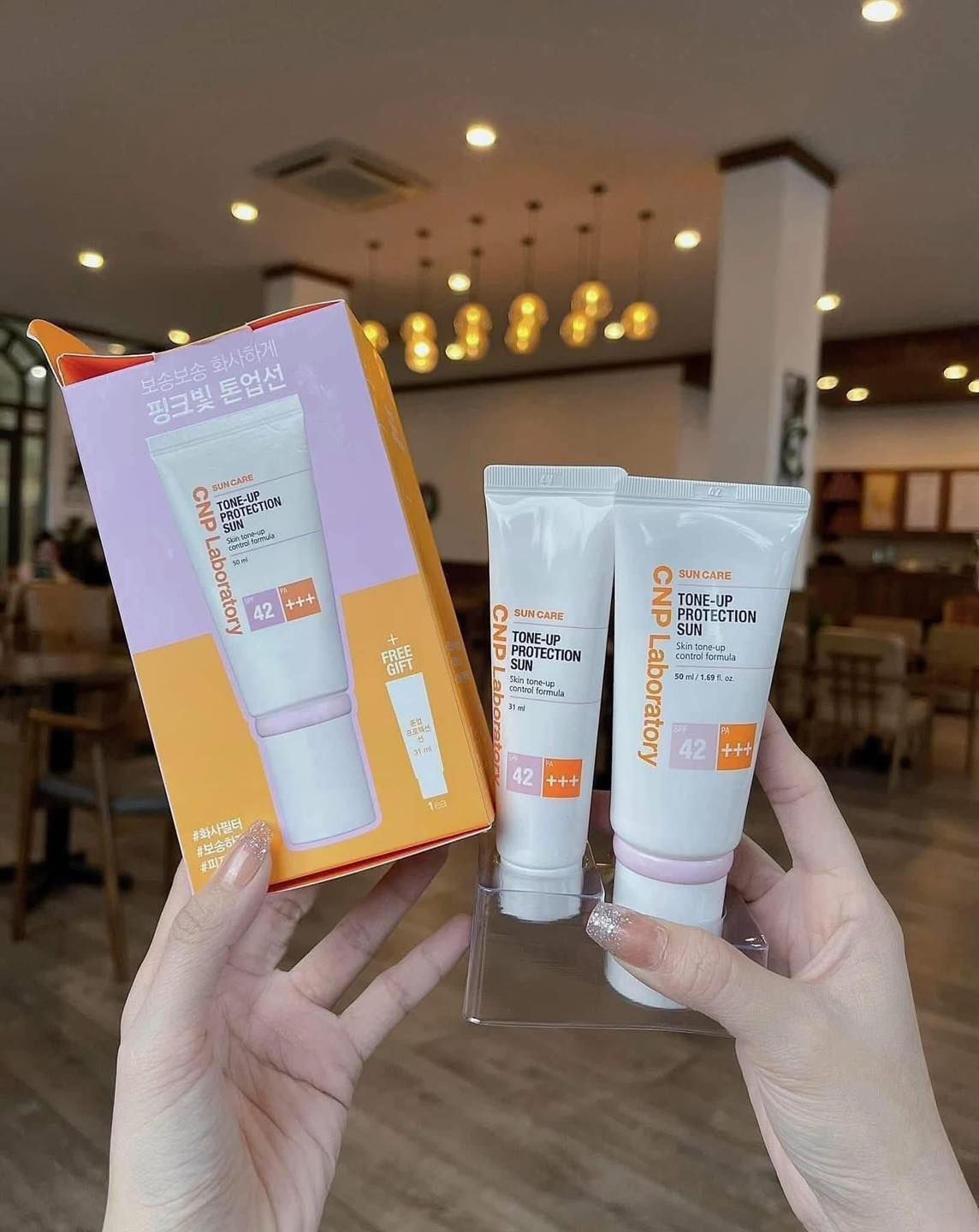  Kem Chống Nắng Nâng Tone CNP Laboratory Tone Up Protection Sun SPF42/PA+++ 50ml 