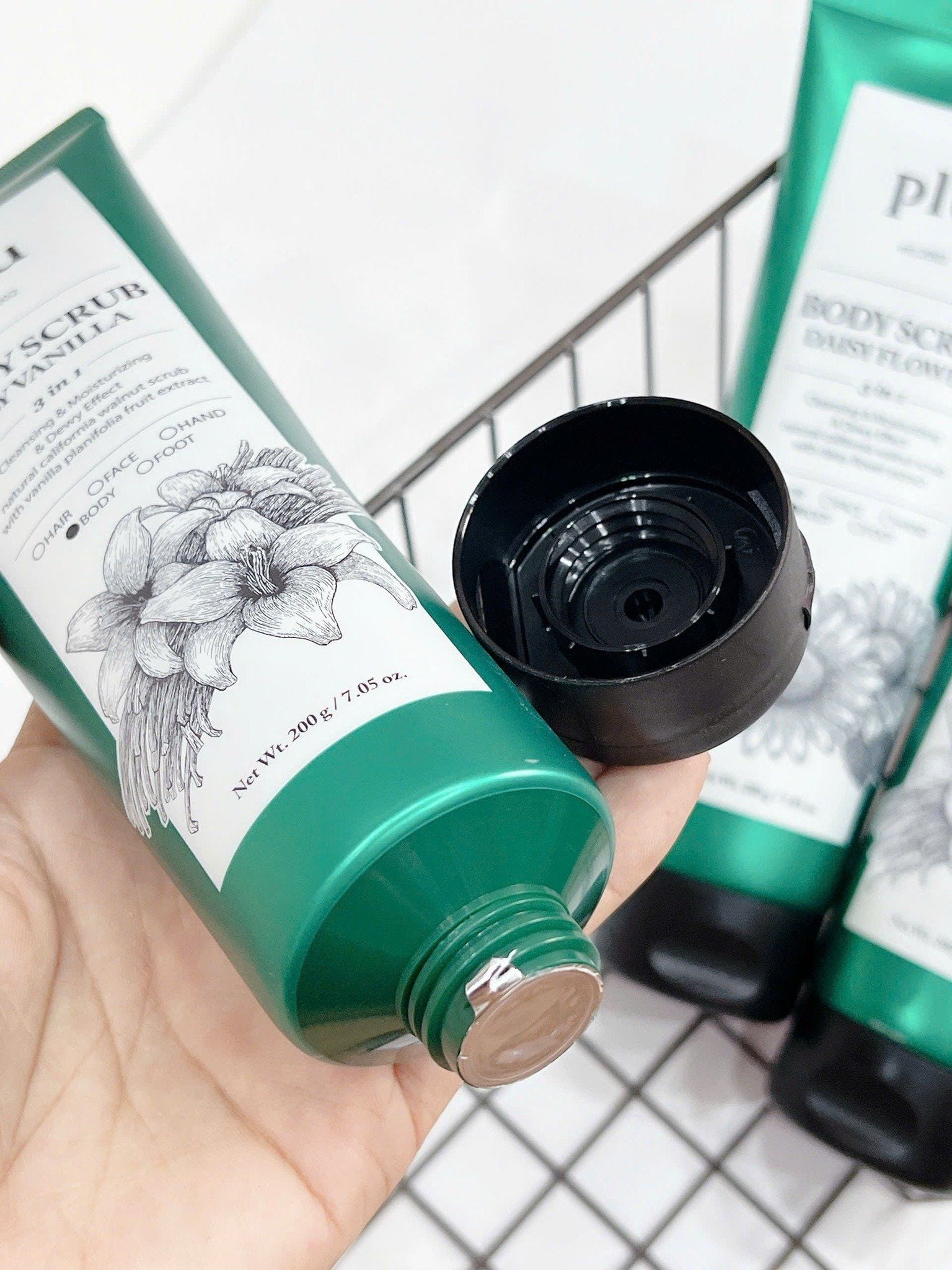  Tẩy Tế Bào Chết Toàn Thân Plu Body Scrub 200g 