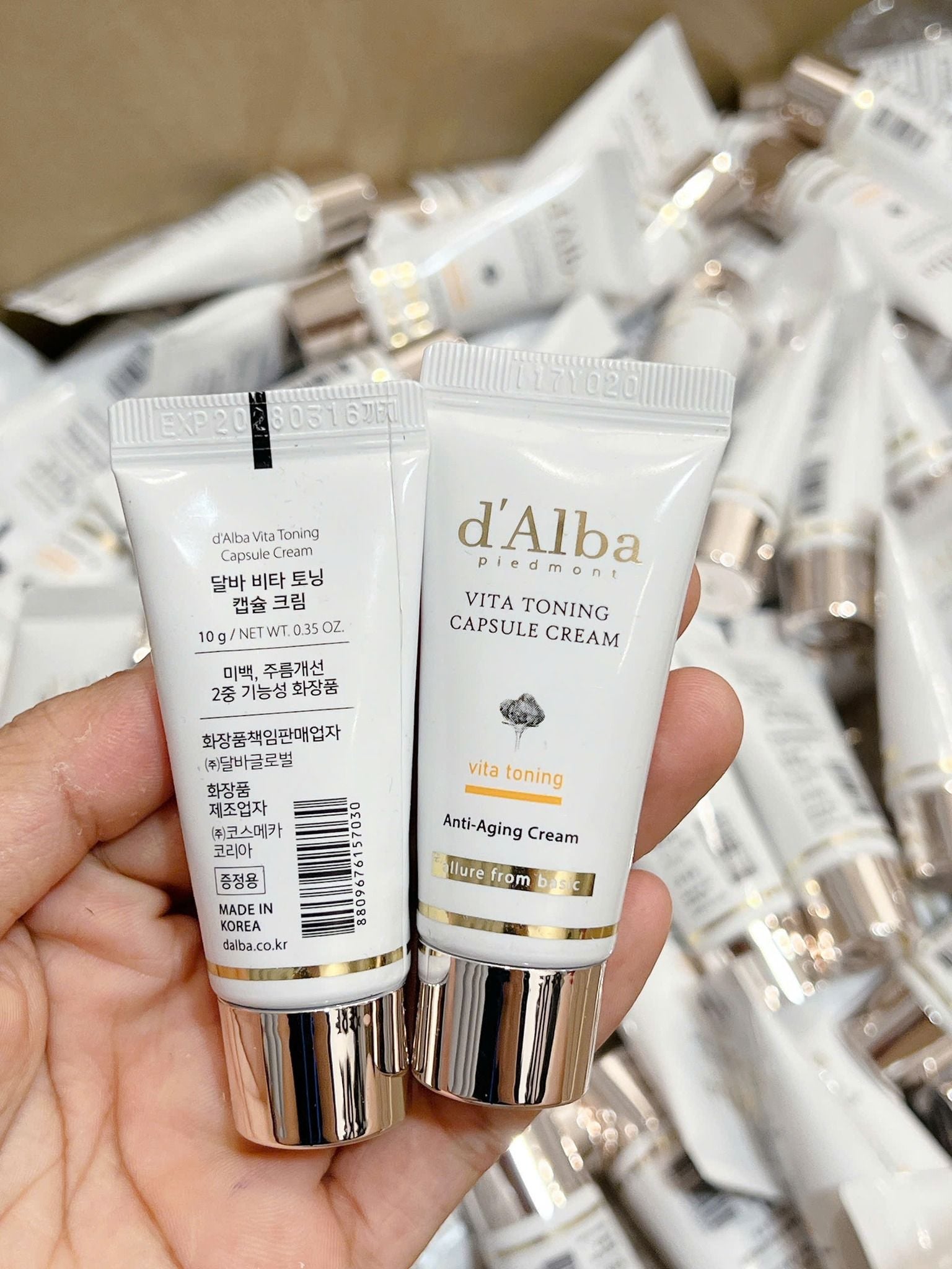  (Mẫu mới) Kem Dưỡng Ẩm, Trắng Da d'Alba Vita Toning Capsule Cream 