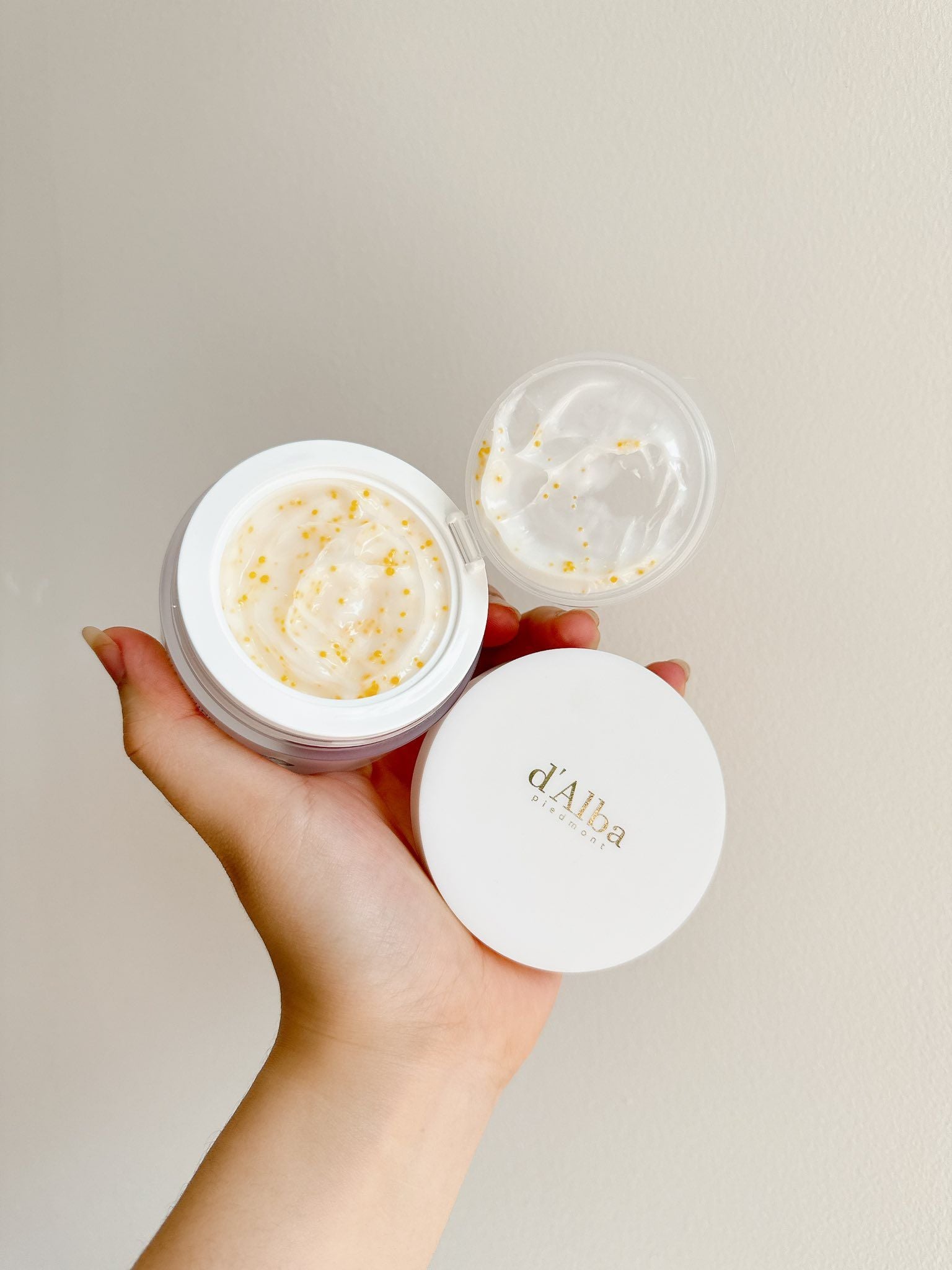  (Mẫu mới) Kem Dưỡng Ẩm, Trắng Da d'Alba Vita Toning Capsule Cream 