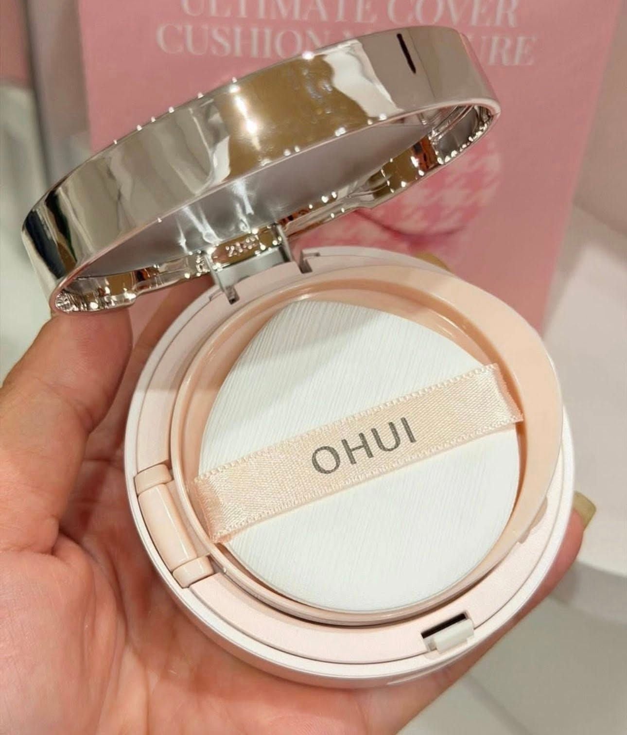 (Mẫu mới) Phấn nước OHUI Ultimate Cover Cushion Moisture Flower Edition 15g (Tặng kèm 2 lõi refill) 