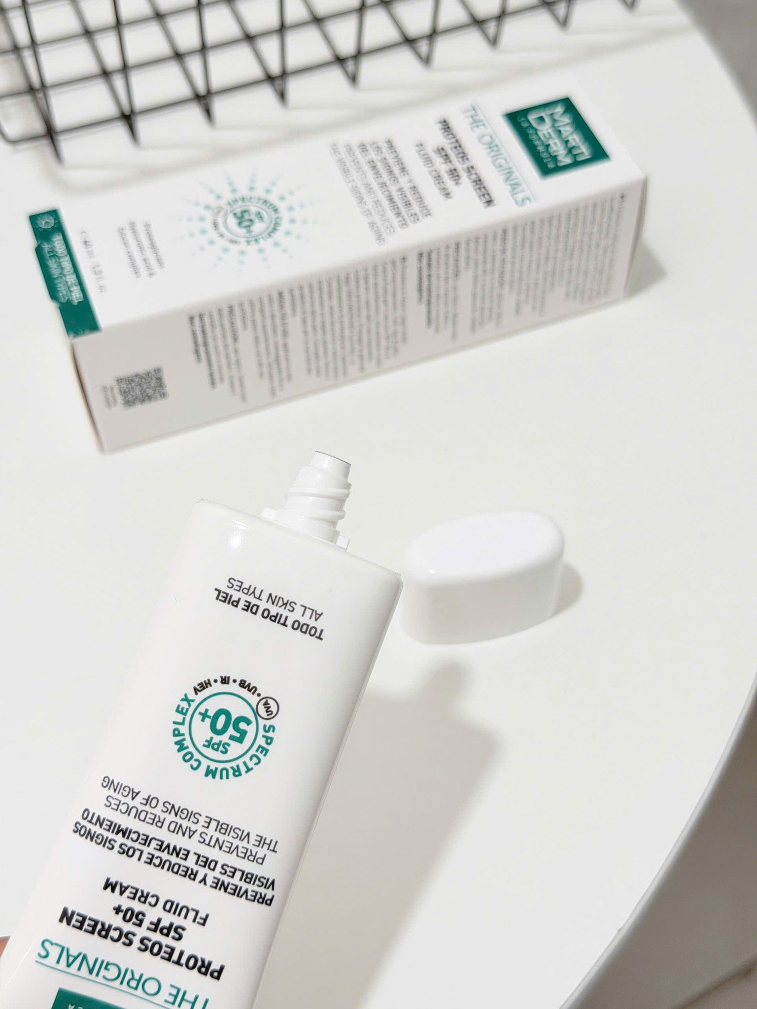  Kem Chống Nắng Phổ Rộng, Ngừa Lão Hóa MartiDerm The Originals Proteos Screen SPF50+ Fluid Cream 40ml 