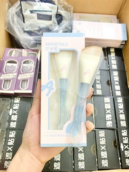  (NHẬP KHẨU) Cọ dàn nền tiên cá Amortals Fish Tail Slim Are Foundation Brush 
