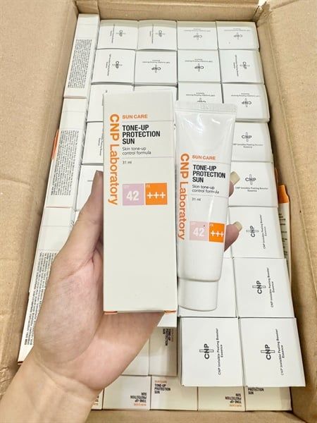  Kem Chống Nắng Nâng Tone CNP Laboratory Tone Up Protection Sun SPF42/PA+++ 50ml 