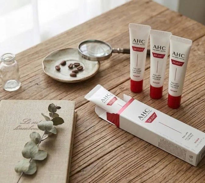  (Mẫu mới) Kem dưỡng mắt, trẻ hóa da AHC 3X Collagen Expert Full Lift Eye Cream For Face 