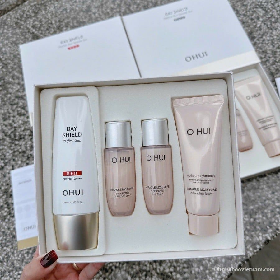  Set kem chống nắng nâng tone OHUI Day Shield Perfect Sun Special Set (4 món) 
