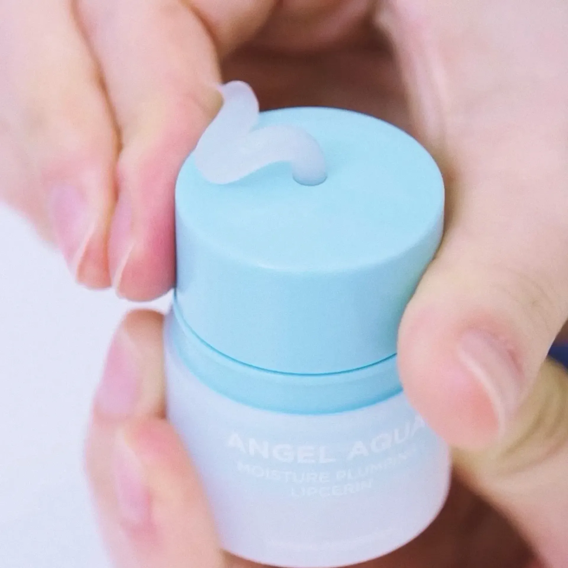  Dưỡng Môi Thuần Chay Beyond Angel Aqua Moisture Plumping Lipcerin 15ml 