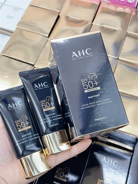  Kem Chống Nắng Phổ Rộng, Căng Bóng AHC Master Aqua Rich Sun Cream 30ml 