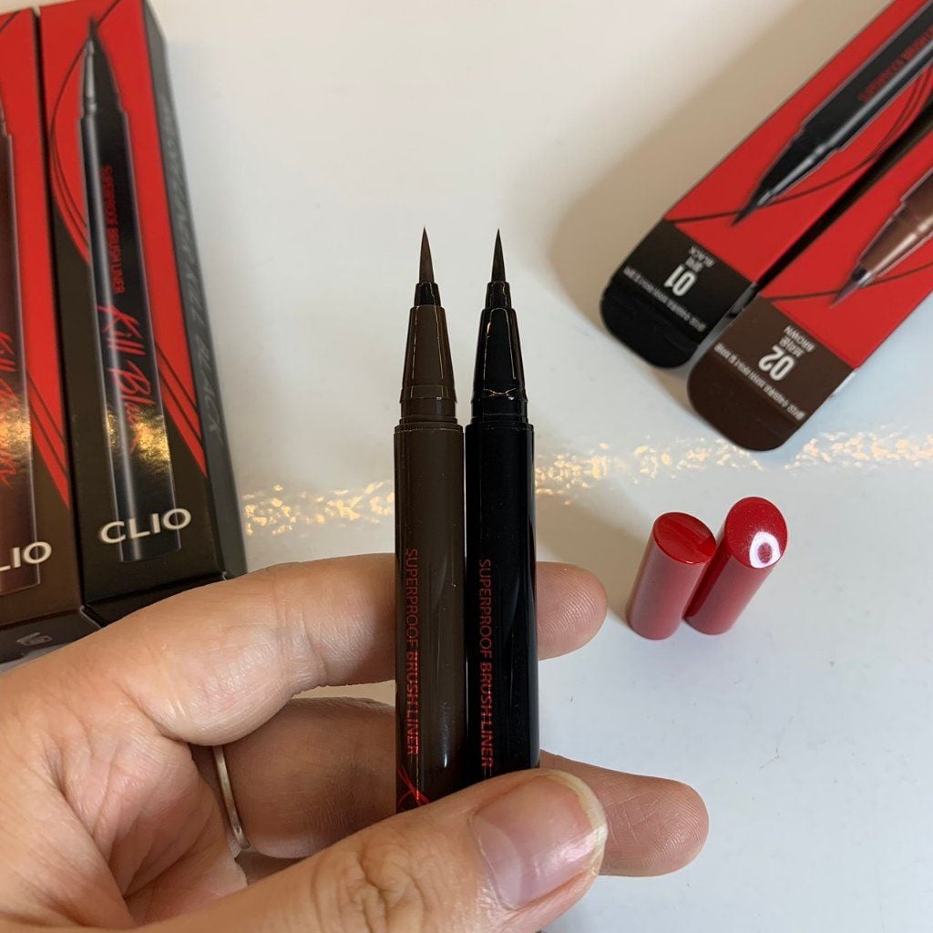  (Mẫu mới) Bút kẻ viền mắt chống trôi Clio Superproof Brush Liner Kill Black 0.55ml 