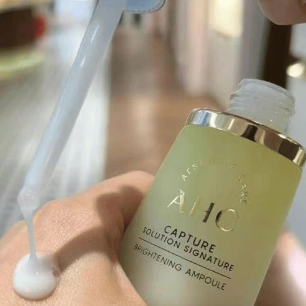 Tinh Chất Dưỡng Trắng Da, Căng Bóng Mịn AHC Capture Solution Signature Brightening Ampoule 50mL (Vàng) 