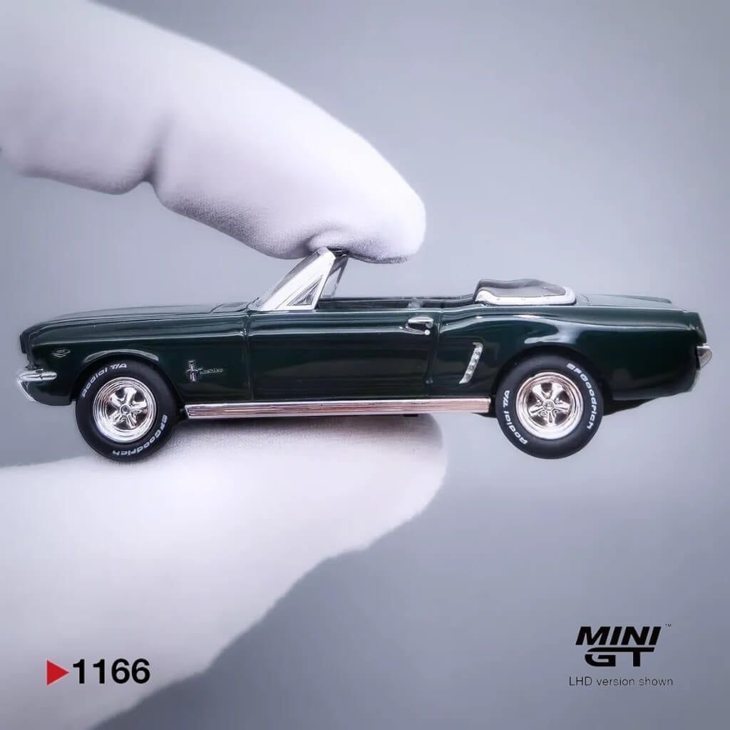 Mô hình xe Ford Mustang Convertible 1964 1:64 MiniGT