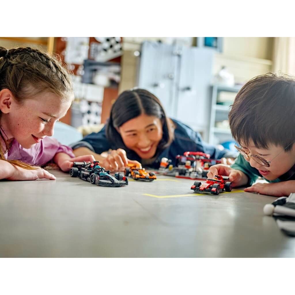 Bộ đồ chơi mô hình lắp ráp xe F1 Driver With McLaren Race Car LEGO CITY