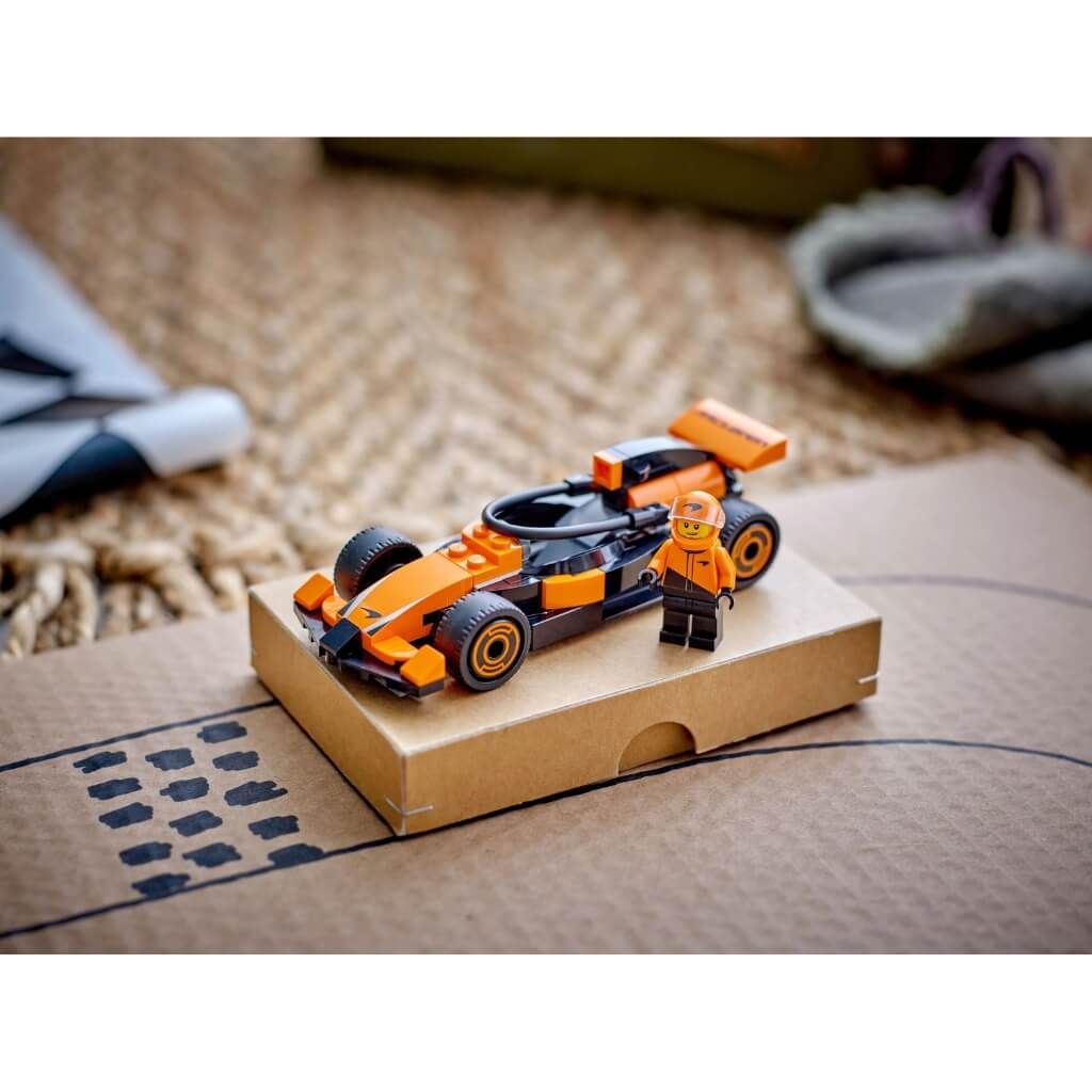 Bộ đồ chơi mô hình lắp ráp xe F1 Driver With McLaren Race Car LEGO CITY