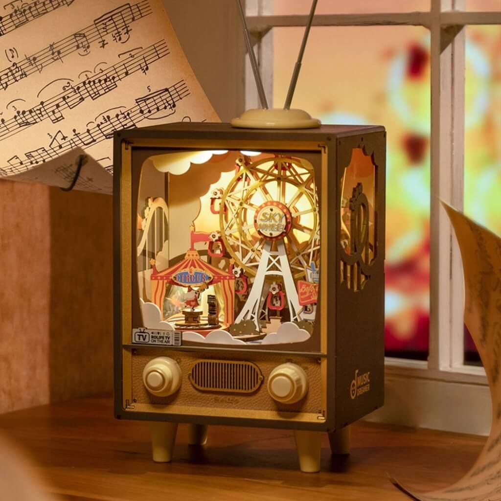 Mô hình gỗ lắp ráp 3D Retro Tivi Lễ Hội Hoàng Hôn Rolife Sunset Carnival AMT01 ROBOTIME