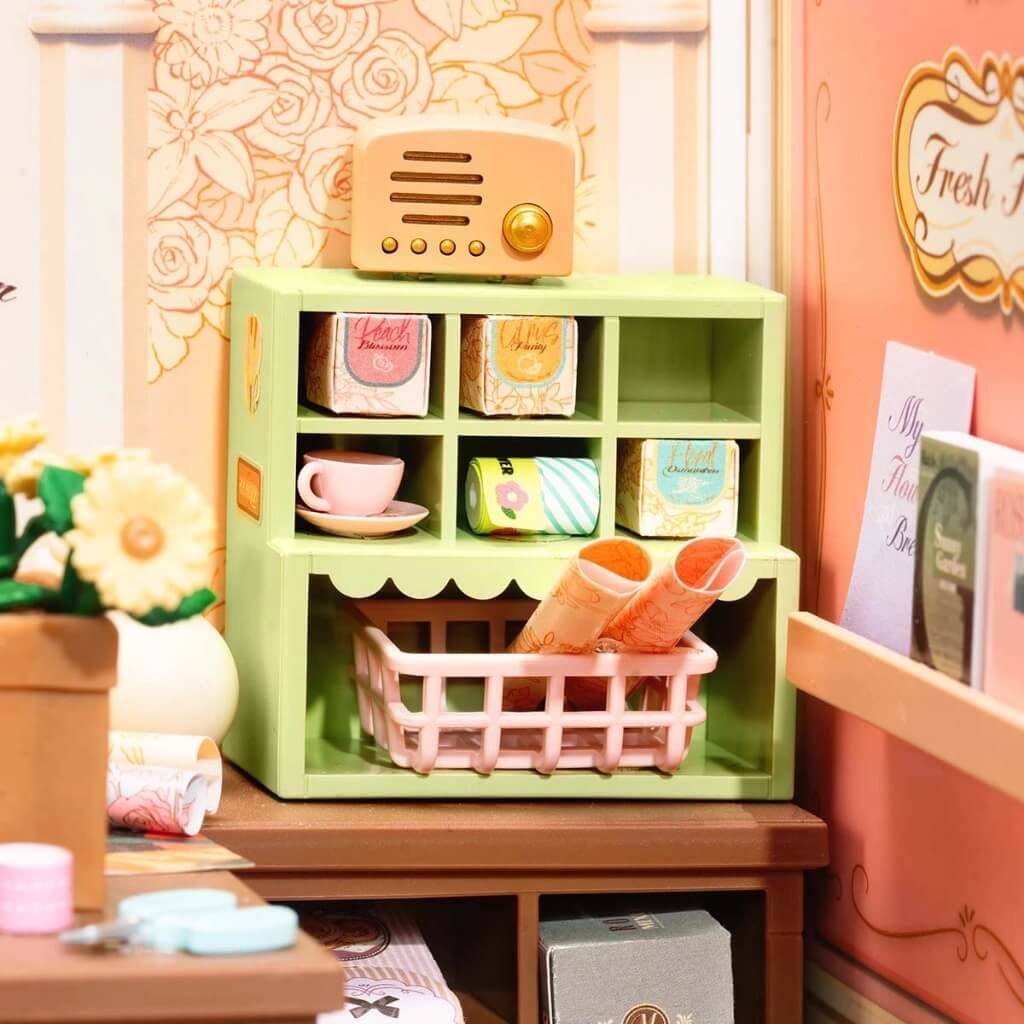 Mô hình lắp ráp nhà nhựa DIY Cửa Hàng Hoa Tươi Rolife Super Creator Fresh Flower Shop DW017B ROBOTIME