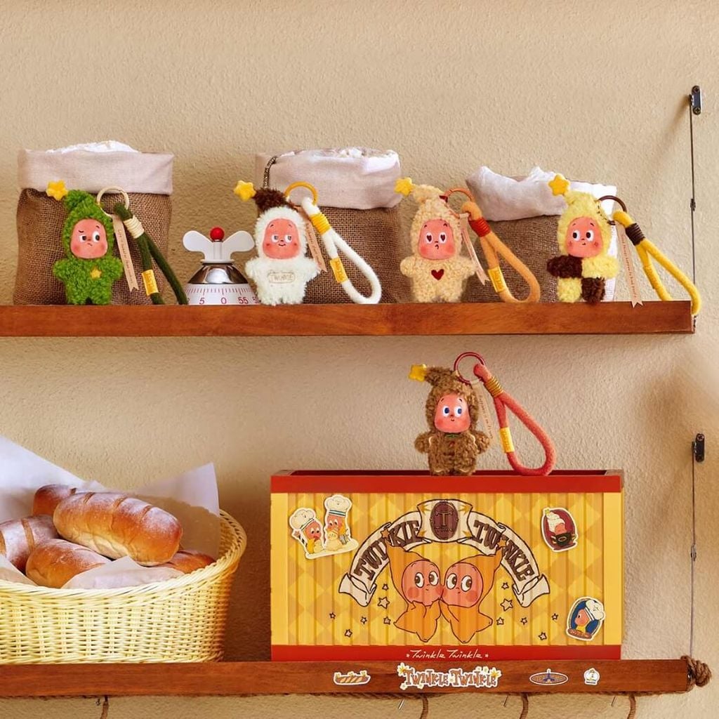 Đồ chơi Blind box Móc khoá Gấu bông Twinkle Twinkle Savor the Moment Series-Fresh-Baked Mini Cookies POP MART