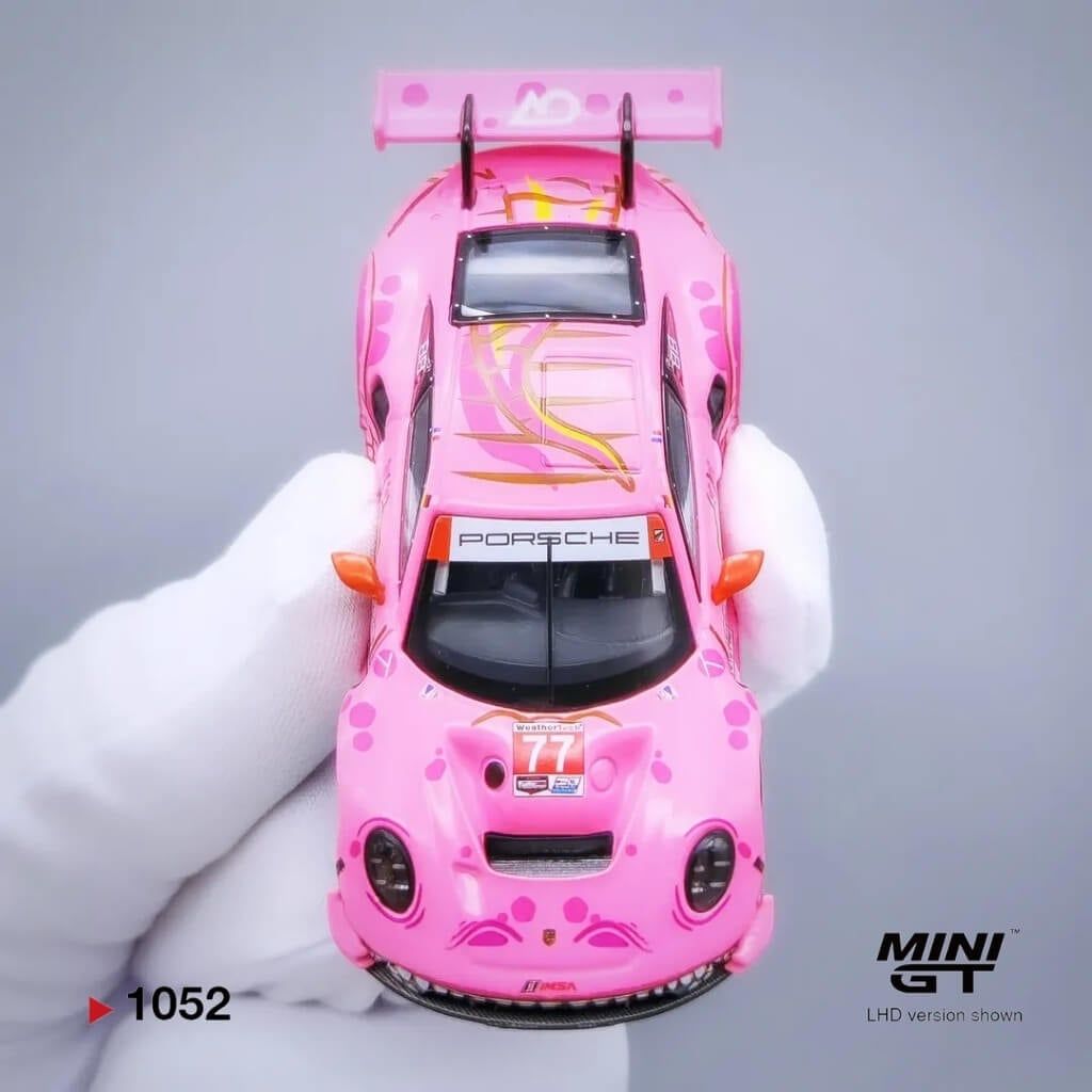 Mô hình xe Porsche 911 GT3 R #77 AO Racing 2024 IMSA Road America 1:64 MiniGT