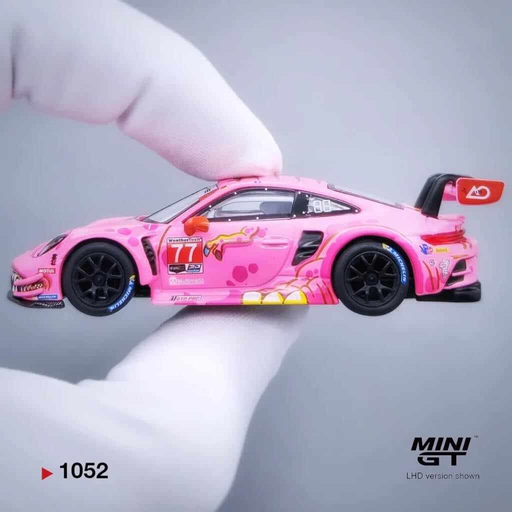 Mô hình xe Porsche 911 GT3 R #77 AO Racing 2024 IMSA Road America 1:64 MiniGT