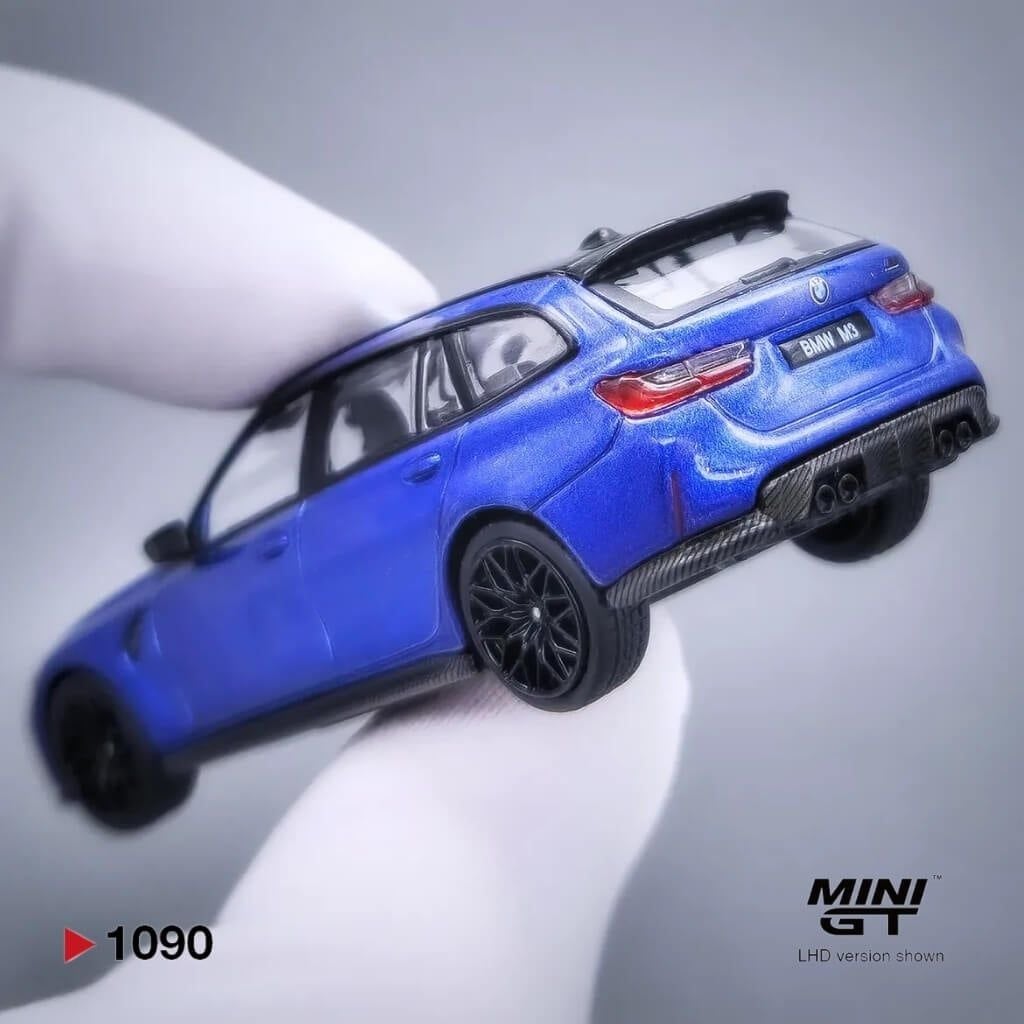 Mô hình xe BMW M3 Competition Touring 1:64 MiniGT