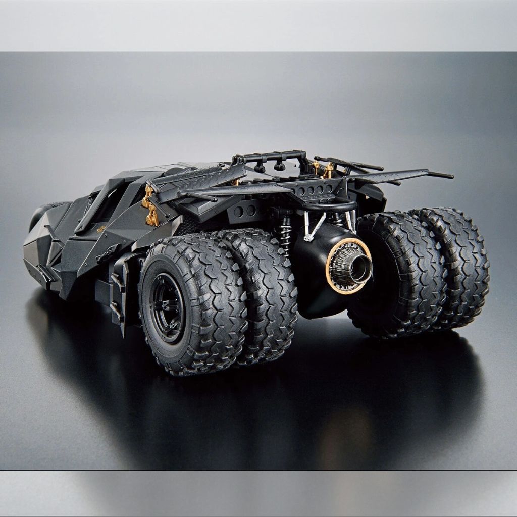 Mô hình lắp ráp DC Batmobile ( Batman Begins Version ) Model Kit 1/35 BANDAI