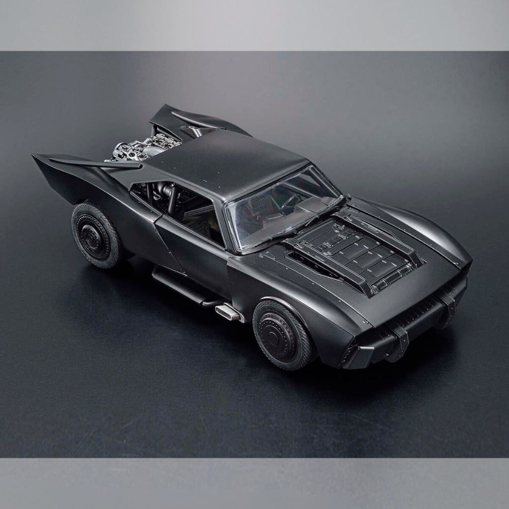 Mô hình lắp ráp DC Batmobile ( The Batman Version ) Model Kit 1/35 BANDAI
