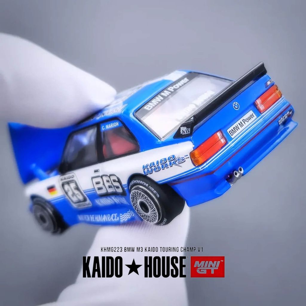 Mô hình xe BMW M3 ( E30 ) 1:64 KAIDO HOUSE x MiniGT